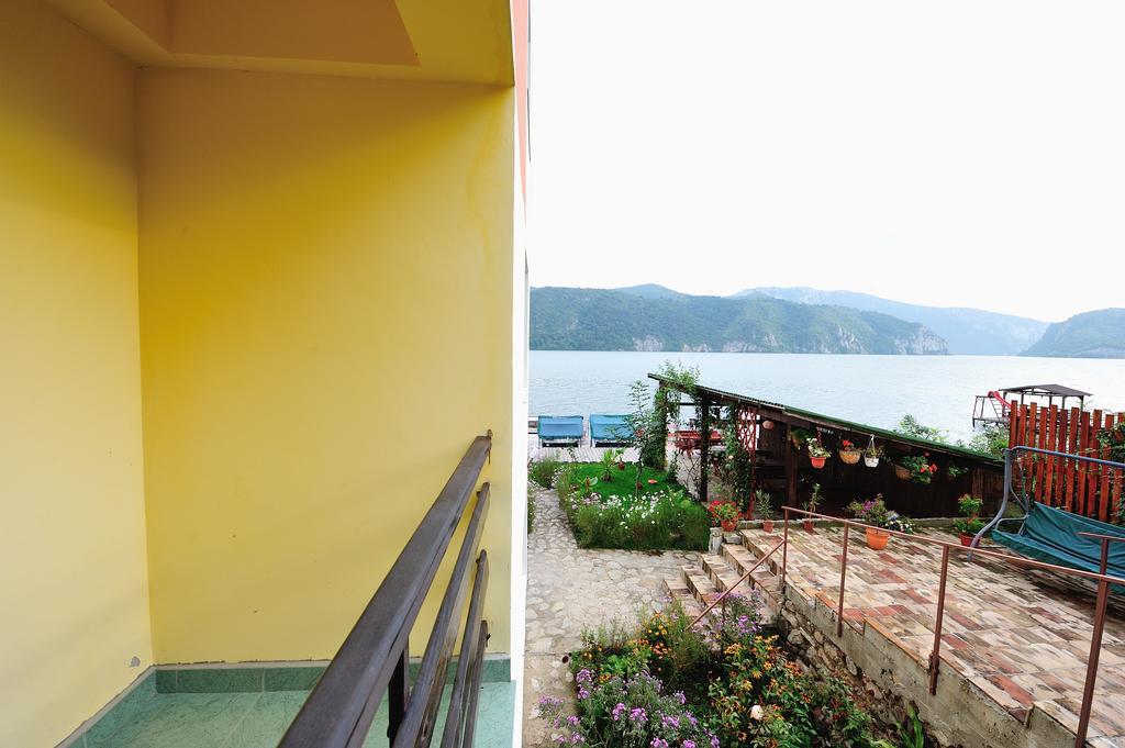 Casa Ana Serena Eselnita Exterior foto