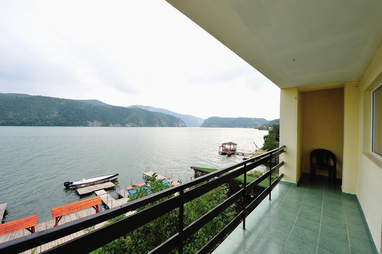 Casa Ana Serena Eselnita Exterior foto