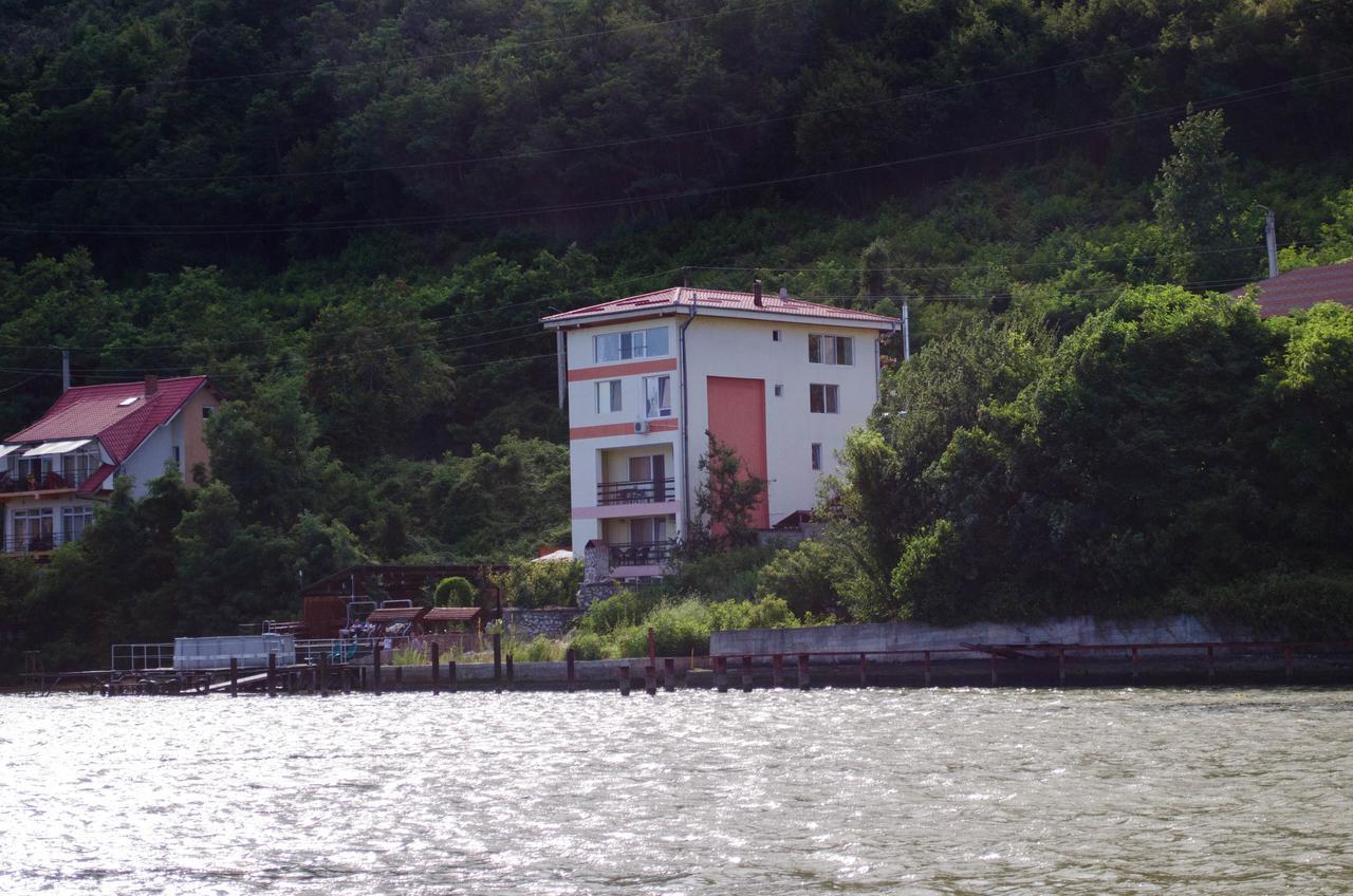 Casa Ana Serena Eselnita Exterior foto