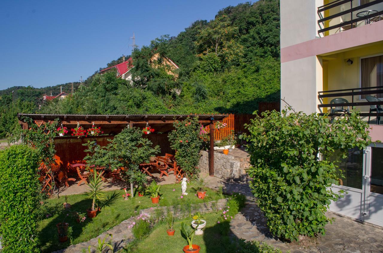 Casa Ana Serena Eselnita Exterior foto